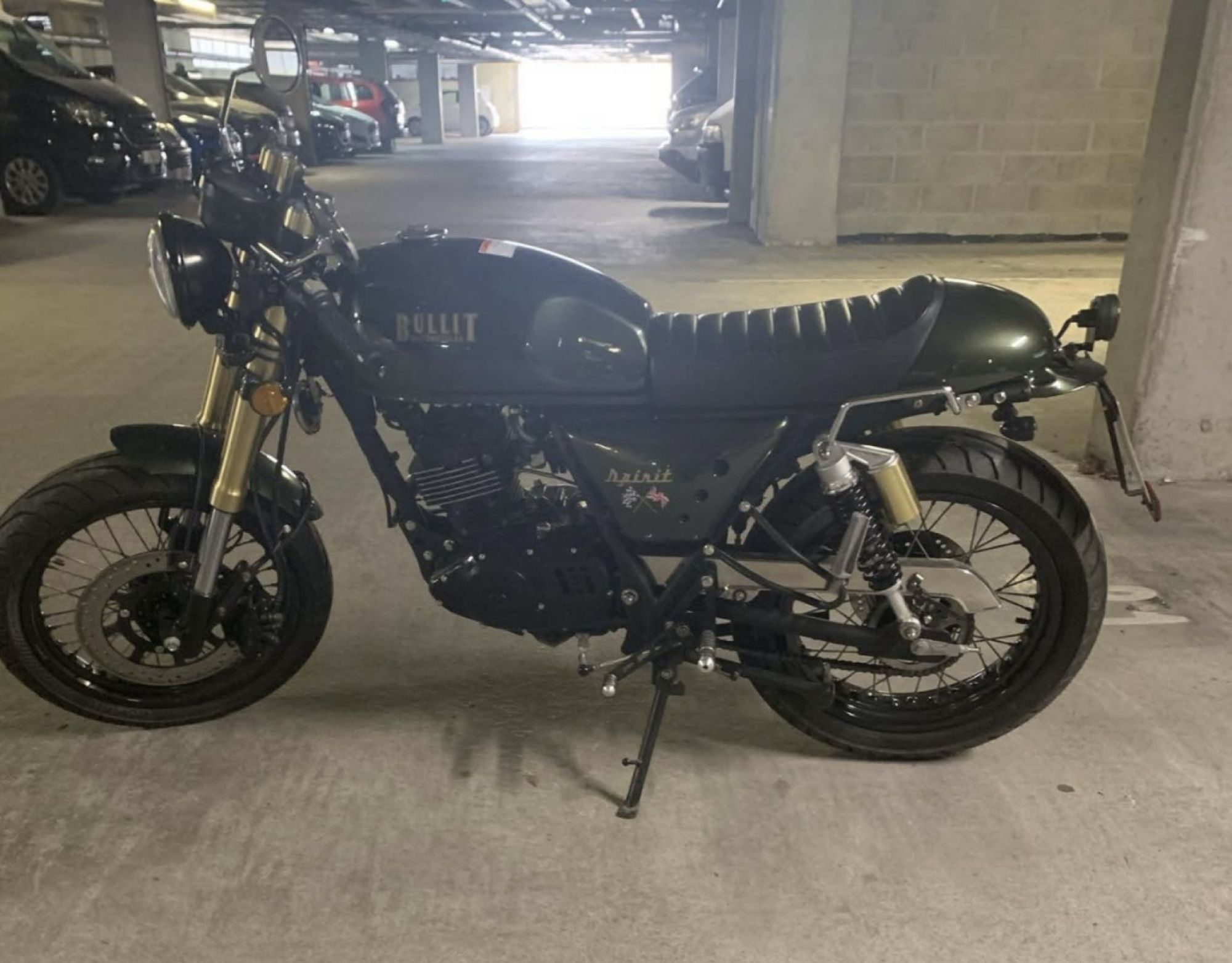 Bullit café racer (2021)